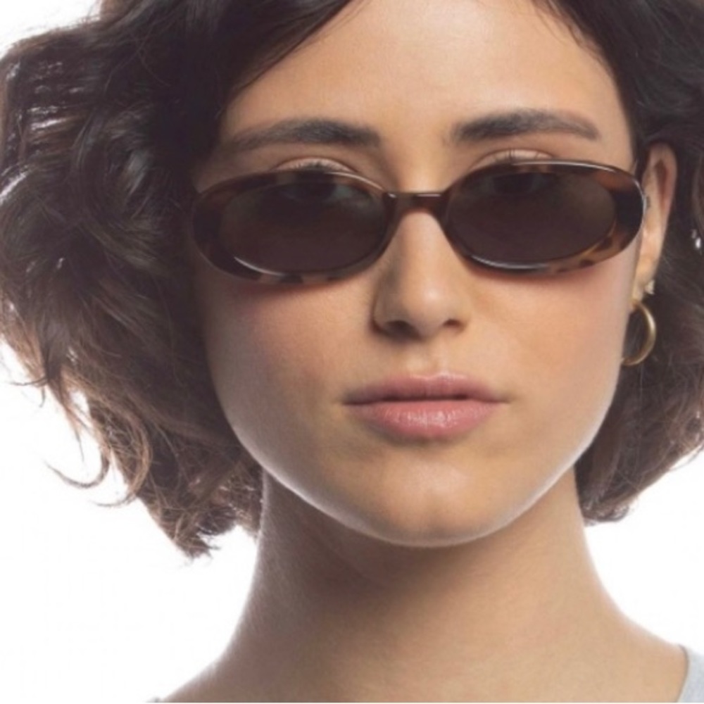 Le specs outta love
